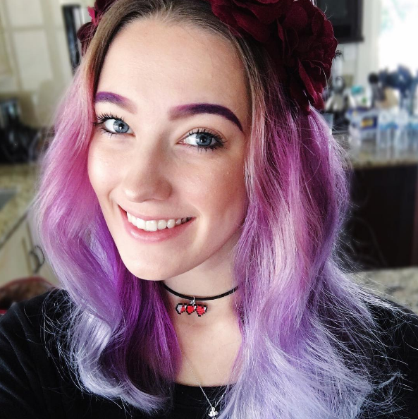 Nova moda é tingir as sobrancelhas com variação de cores. Você faria?