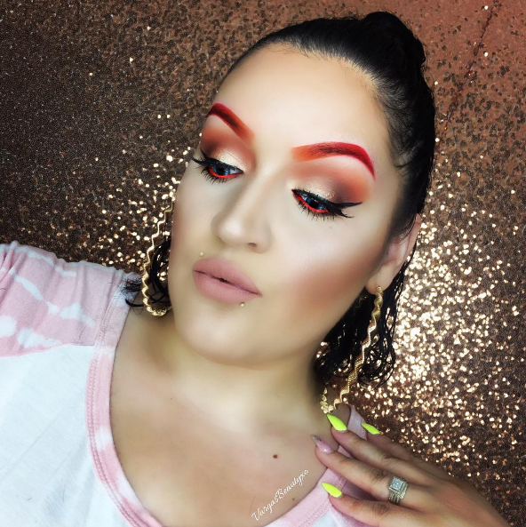 Nova moda é tingir as sobrancelhas com variação de cores. Você faria?