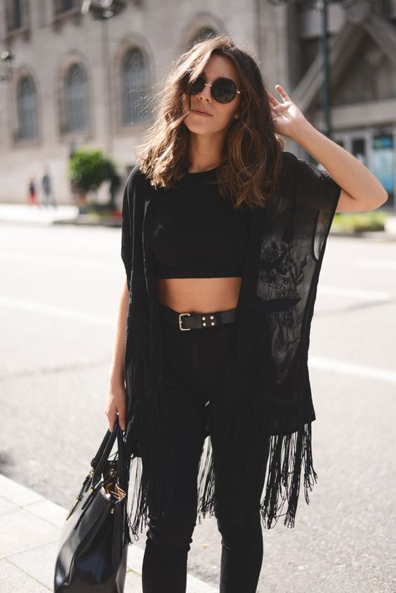 No corpitcho: top cropped e kimono