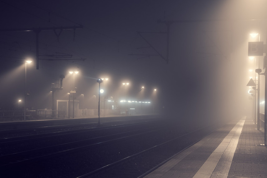 Andreas Levers desnuda a beleza de ruas desertas à noite neste projeto fotográfico incrível