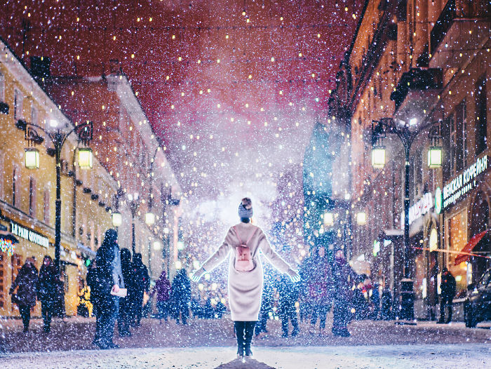 A fotógrafa Kristina Makeeva mostra o lado deslumbrante da cidade em meio a luzes e neve