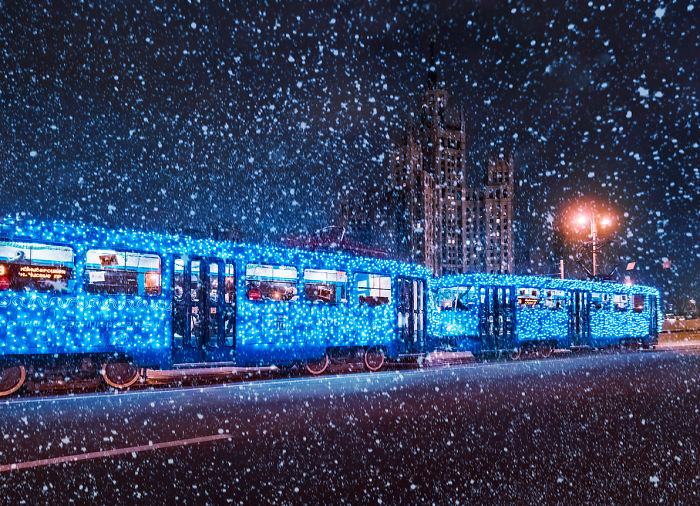 A fotógrafa Kristina Makeeva mostra o lado deslumbrante da cidade em meio a luzes e neve