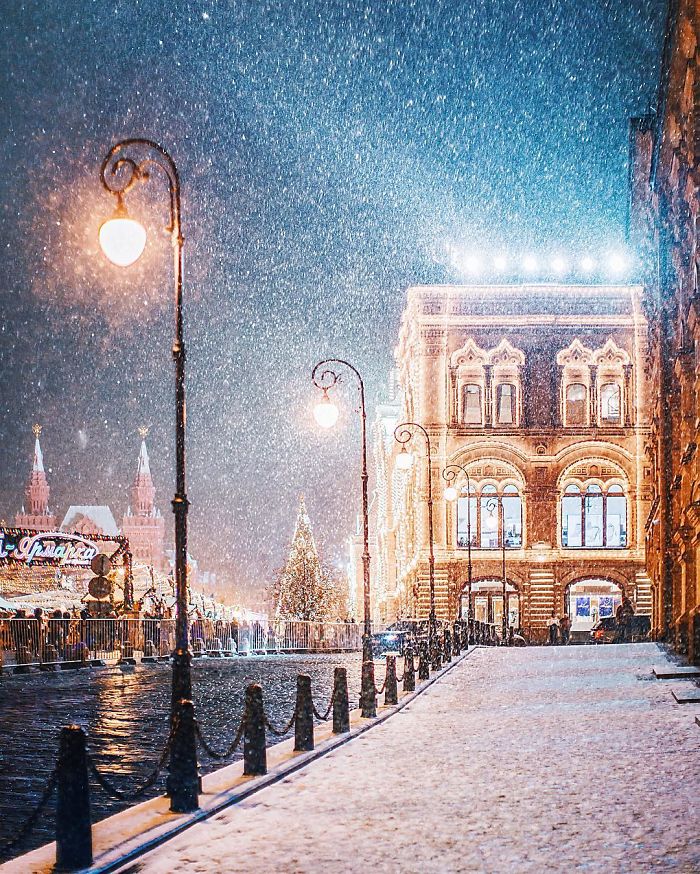 A fotógrafa Kristina Makeeva mostra o lado deslumbrante da cidade em meio a luzes e neve