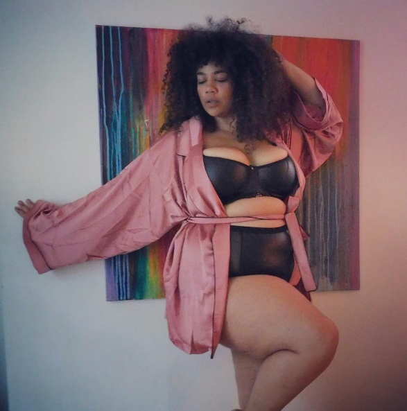 A modelo Olivia Campbell (@curvycampbell)