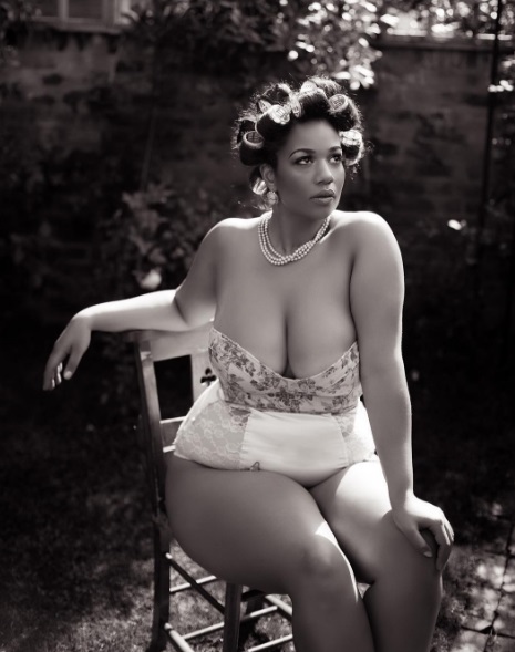 A modelo Olivia Campbell (@curvycampbell)