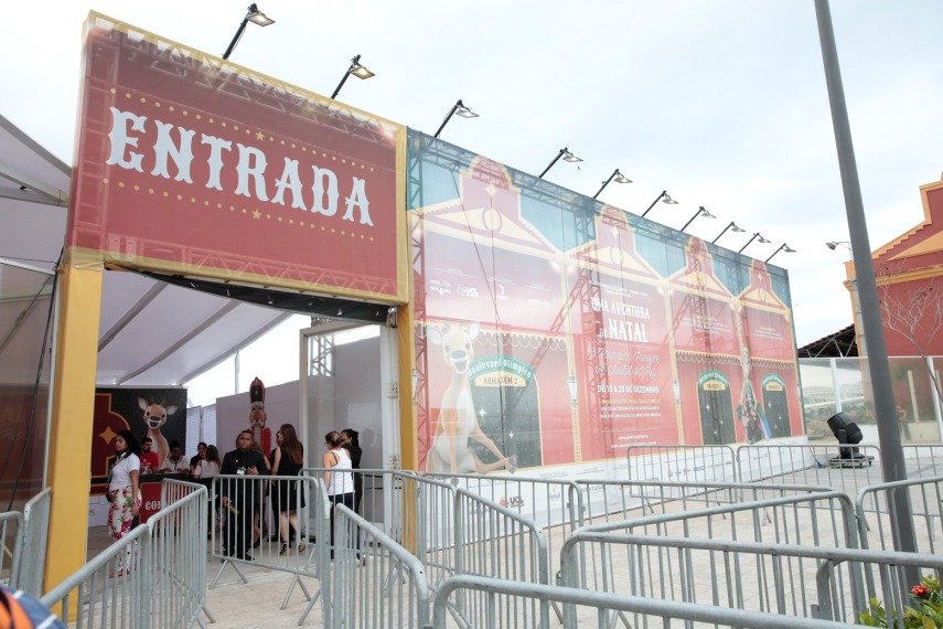 Primeiro parque de Natal da cidade abre as portas com convidados ilustres. Até o dia 28 de dezembro, a atração funciona no Boulevard Olímpico