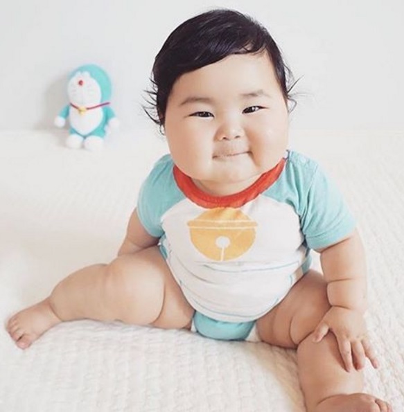 A conta de Instagram Tiny Gentle Asians foi criada por Mel Kenny. Ela diz que a missão dela é 