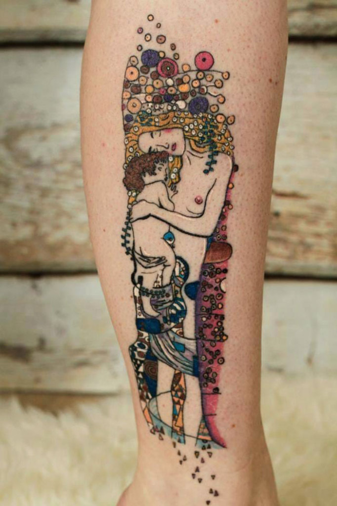 Gustav Klimt (1862-1918) é um dos mais renomados pintores da Art Nouveau e vem inspirando tatuagens de várias pessoas por aí