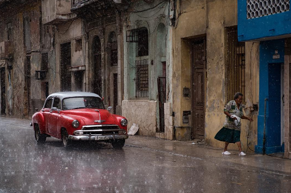 Passe três dias descobrindo os melhores lugares de Havana na companhia da Meiby, uma cantora premiada especialista em história da música. A oferta incluiu três jantares na capital cubana regada a muita dança local e música boa! R$ 353 por pessoa