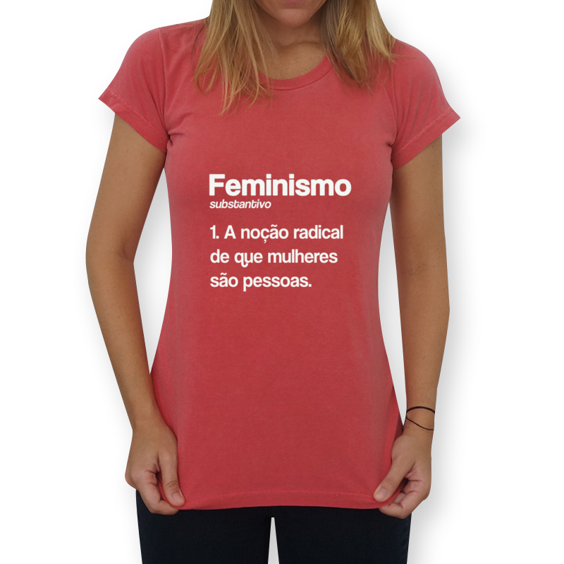 Camisetinha com definição de feminismo da Colab55