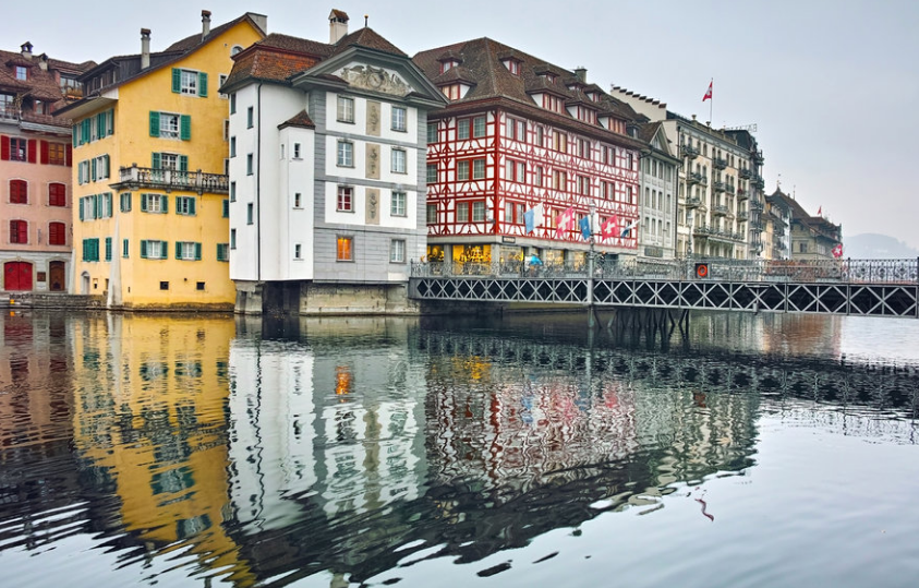 3) Lucerne, Suíça