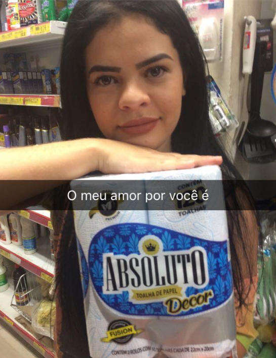 Esta menina decidiu ir ao supermercado à caça de produtos para criar um 