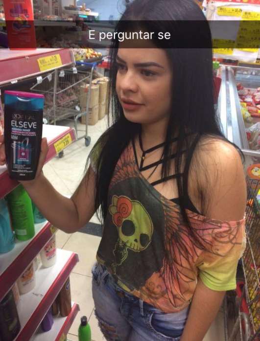 Esta menina decidiu ir ao supermercado à caça de produtos para criar um 