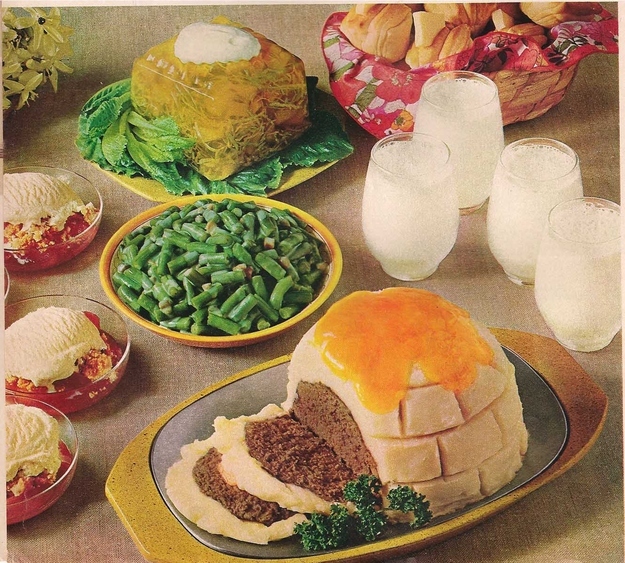 Um iglu de carne? Vocês tinham coragem de comer essa nojeira?
