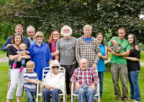 Retratos de famílias reúnem gerações