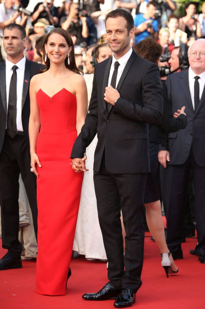 Natalie Portman é casada com o dançarino francês Benjamin Millepied desde 2012. Ela está grávida do segundo filho do casal.