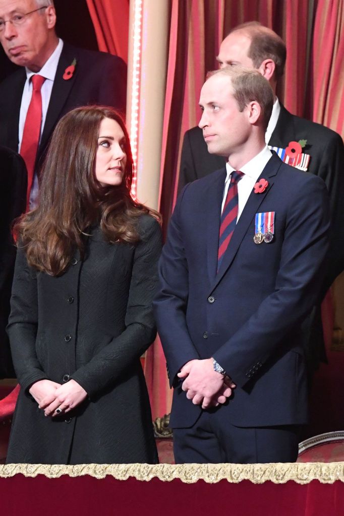 O casal mais famoso do mundo é formado pelo príncipe William e pela amiga de faculdade Kate Middleton.