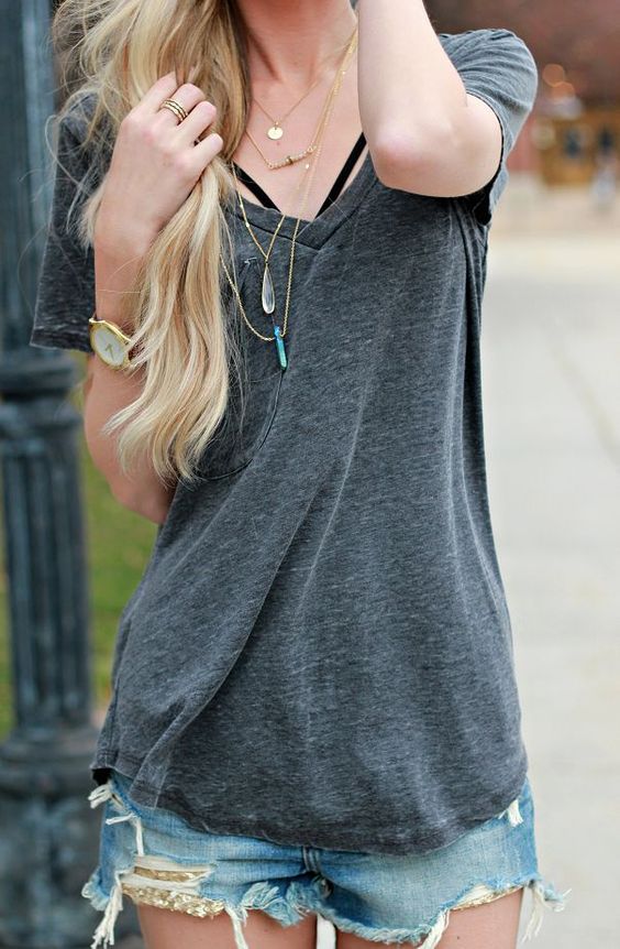 No corpitcho: camiseta soltinha com strappy bra