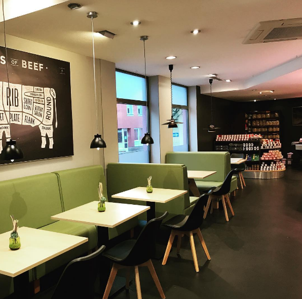 A Pantone divulgou que a cor Greenery será o tom do próximo ano. Veja como usá-la na decoração!