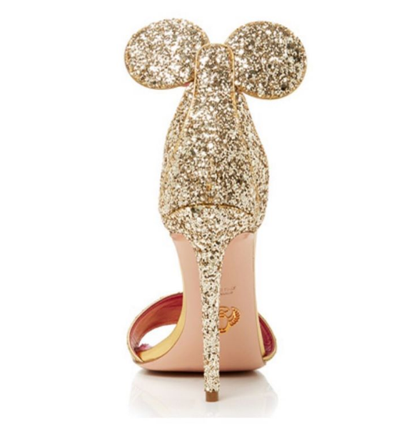 Criação da grife Oscar Tiye é a nova febre entre blogueiras. Inspirados no personagem da Disney, os sapatos e sandálias custam US$ 615