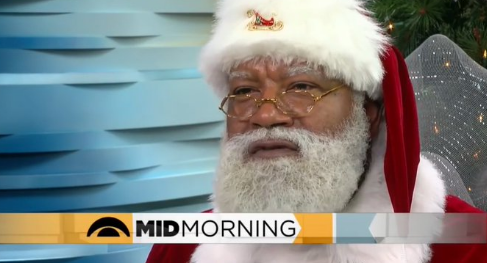 O veterano de guerra, Larry Jefferson-Gamble, está fazendo sucesso com as crianças como o primeiro Papai Noel negro de um shopping nos Estados Unidos.