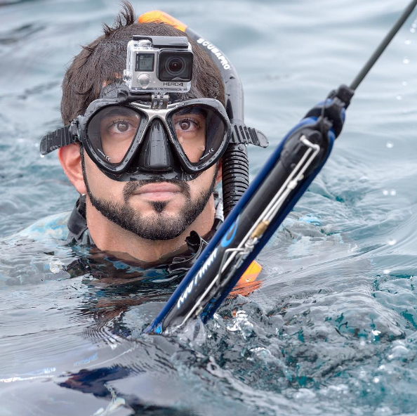 Fazza, como é conhecido, tem milhõe de seguidores no Instagram e divide sua vida de luxo com esportes radicais e convivência com animais selvagens