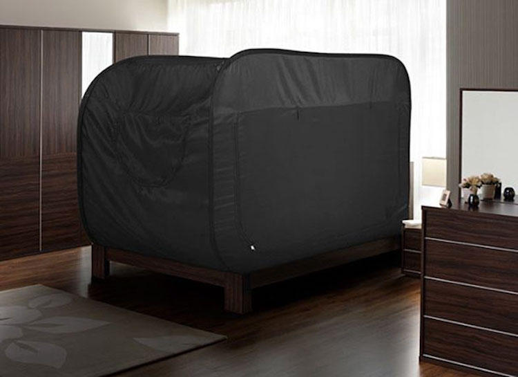 Bed Tent é perfeita para quem busca um pouco de sossego e tem dificuldade para pegar no sono