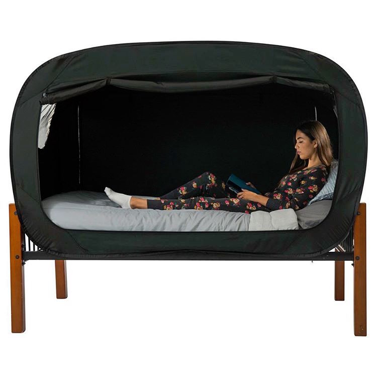 Bed Tent é perfeita para quem busca um pouco de sossego e tem dificuldade para pegar no sono