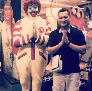 Americano visita o restaurante em 34 países e escolhe o Tailândia como o melhor McDonald's do mundo. Os motivos são a eficiência do delivery, o lanche exclusivo de carne de porco 'Samurai Pork Burger' e as sobremesas, que incluem torta doce de milho