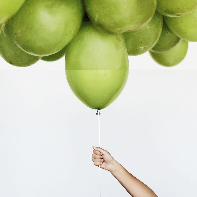 O trabalho de Stephen McMennamy consiste em combinar objetos de universos distintos em fotos que se completam quase que perfeitamente. De tirar o fôlego!