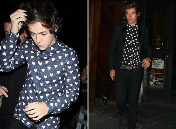 Boy também repete look, viu? Harry Styles usou essa roupitcha pela primeira vez no aniversário de 19 anos - mas repetiu o figuro seis meses depois.