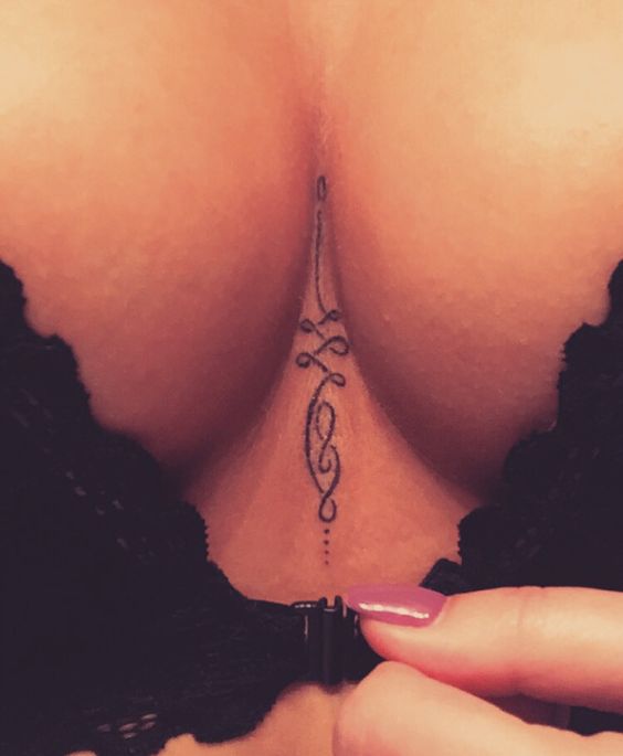 Desenhos delicados tornam a região ainda mais sensual e cheia de estilo. Tem coragem de rabiscar?