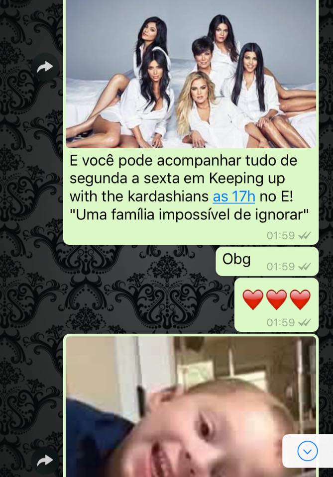 Alguém decidiu explicar como funciona a família Kardashian-Jenner por mensagens de Whatsapp