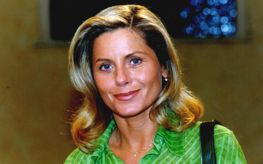 Helena, por Vera Fischer, abriu mão de Edu (Reynaldo Gianecchini) em nome da filha Camila (Carolina Dieckmann). Mais tarde, a jovem teve leucemia e ela decidiu engravidar do ex-namorado para que o bebê pudesse salvar Camila