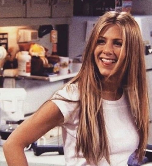 A maravilhosinha Jennifer Aniston teve até uns perrengues parecidos com a Rachel, de Friends. Ela foi operadora de telemarketing e garçonete nos primeiros trampos