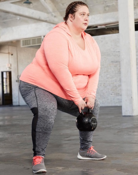 A marca Lane Bryant lançou uma nova coleção de roupas esportivas e acabou viralizando com uma série de vídeos que tem como protagonistas atletas curvilíneas. Para estrelar a campanha, a Lane Bryant escolheu a professora de yoga Jessamyn Stanley, a triatleta Krista Henderson, a coreógrafa Jessie Diaz e a ex-jogadora de basquete Julie Henderson