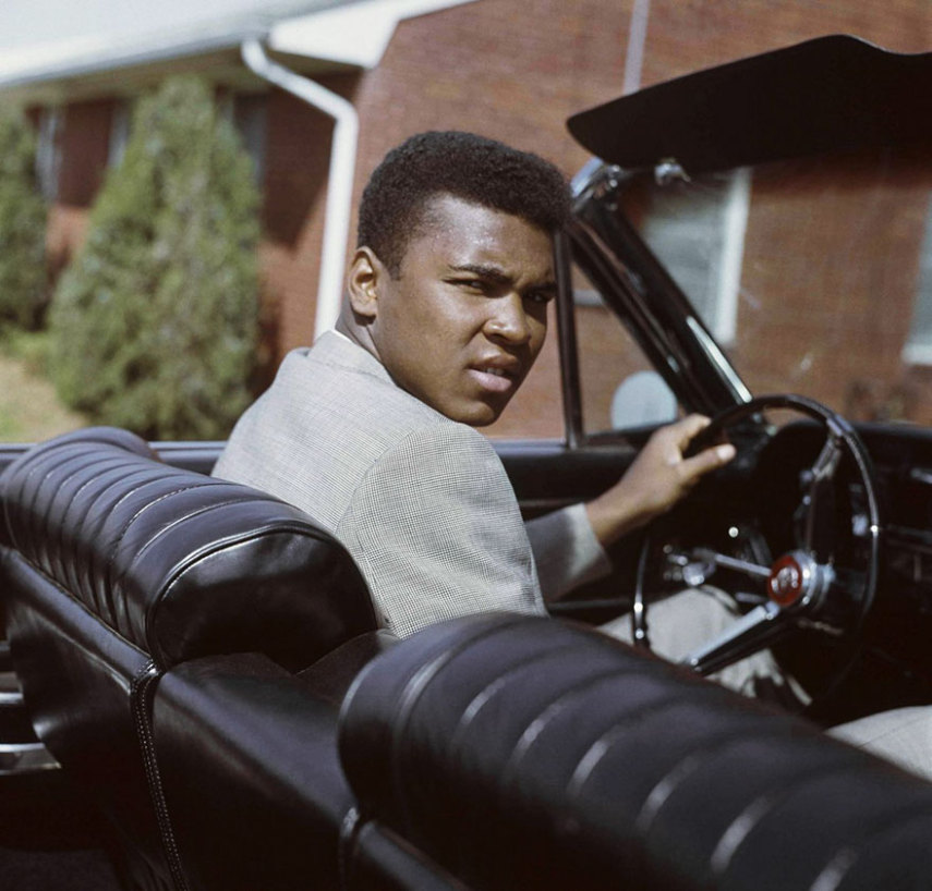 Muhammad Ali-Haj nasceu no dia 17 de janeiro de 1942 e foi um dos lutadores mais importantes da história do boxe. Ele morreu nos Estados Unidos, aos 74 anos, no dia 3 de junho de 2016, vítima de uma doença degenerativa