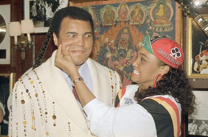 Muhammad Ali-Haj nasceu no dia 17 de janeiro de 1942 e foi um dos lutadores mais importantes da história do boxe. Ele morreu nos Estados Unidos, aos 74 anos, no dia 3 de junho de 2016, vítima de uma doença degenerativa