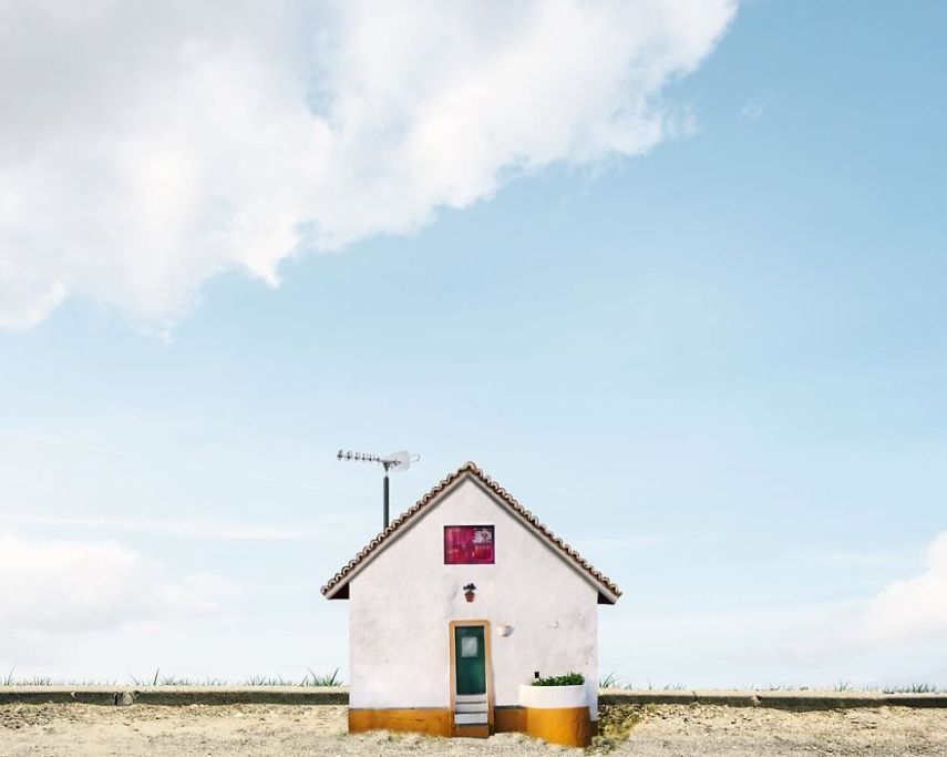 O fotógrafo e cientista português Manuel Pita retrata casas simpáticas e solitárias pelo mundo. Até que dá vontade de morar numa dessas, né?