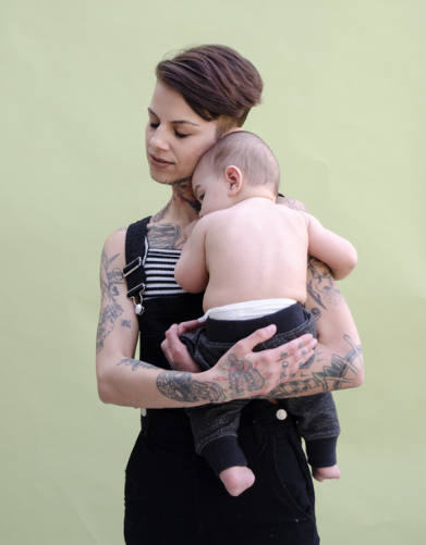 A fotógrafa Celia Sanchez reuniu amigas e pessoas que não conhecia para fazer uma série de fotos de mães 