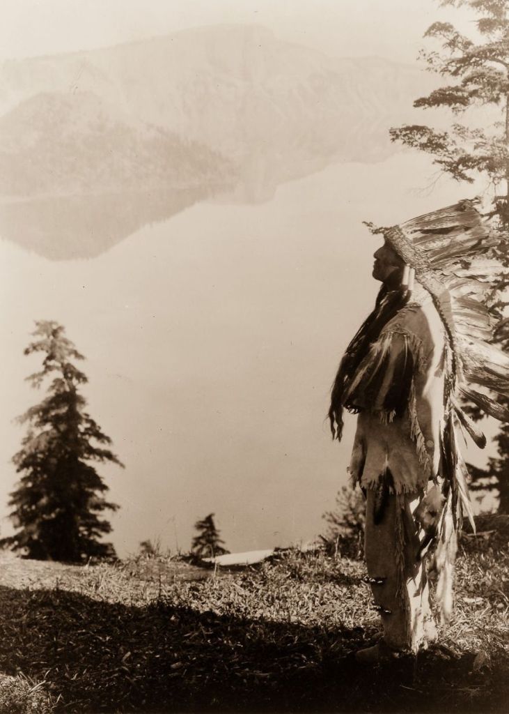 Edward Sheriff Curtis dedicou décadas de sua vida para capturar e gravar o estilo de vida dos povos nativos e suas tribos na América do Norte