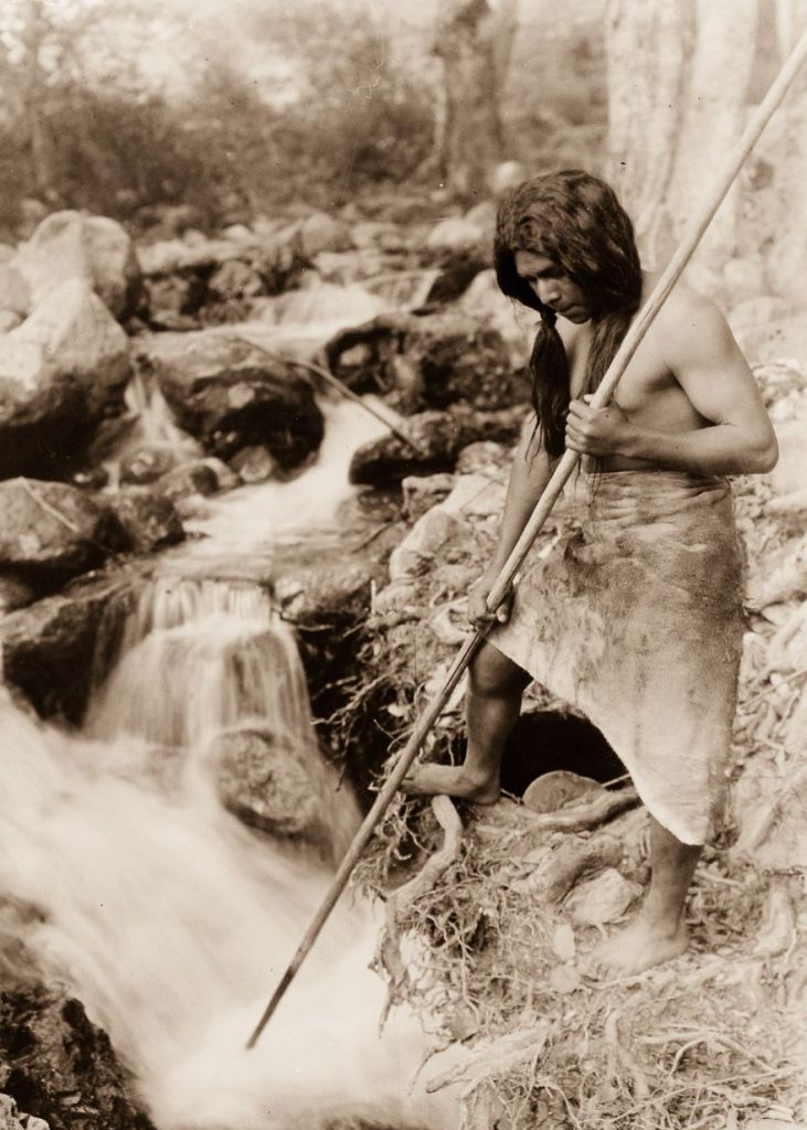 Edward Sheriff Curtis dedicou décadas de sua vida para capturar e gravar o estilo de vida dos povos nativos e suas tribos na América do Norte