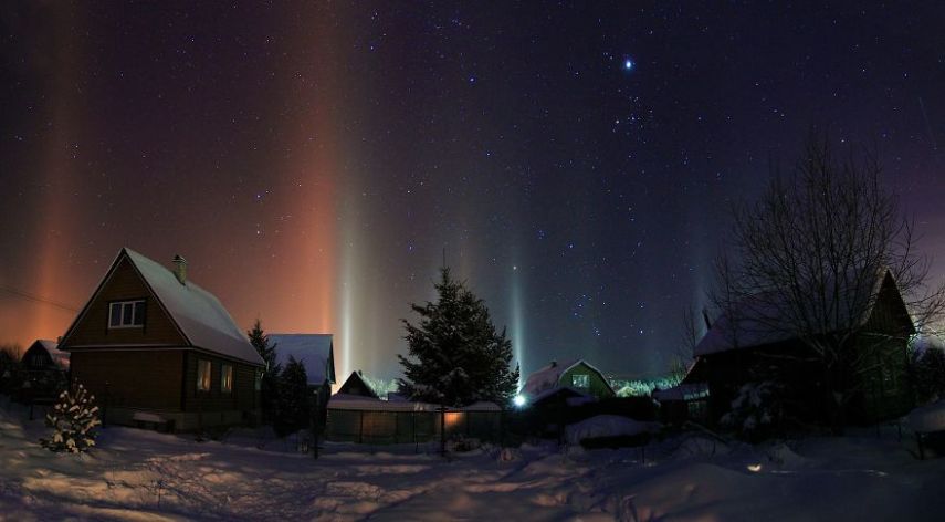 O pilar de luz é um fenômeno óptico formado pela reflexão da luz por cristais de gelo que estão presentes na atmosfera terrestre