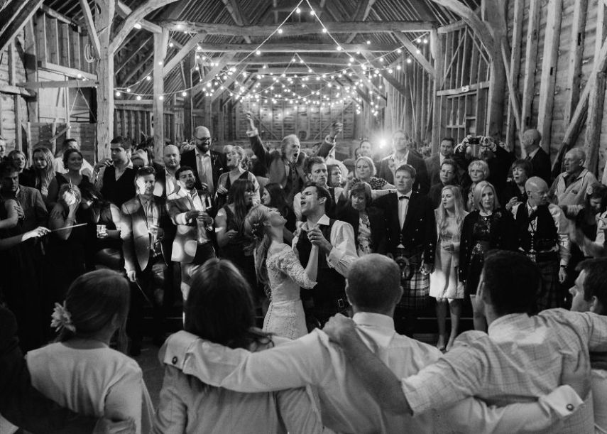Essas foram as fotos vencedoras do concurso anual Junebug Weddings. É uma mais emocionante que a outra!