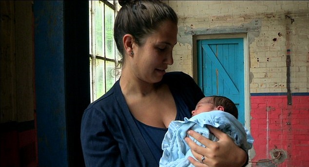 O casal inglês Steven Crame e Marina Bacchelli tinha um sonho de ter uma casa aconchegante e bem incrível. Para isso, eles decidiram comprar uma antiga estação de bombeamento de água e reformá-la