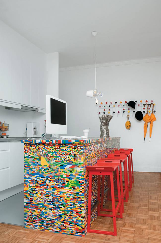 Divisão para o quarto e uma bancada para cozinha 