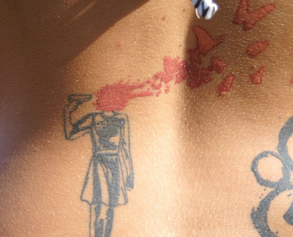 Alguns desenhos conseguem esconder (ou ao menos) disfarçar aquelas marquinhas e pintas indesejadas. Criativo demais!