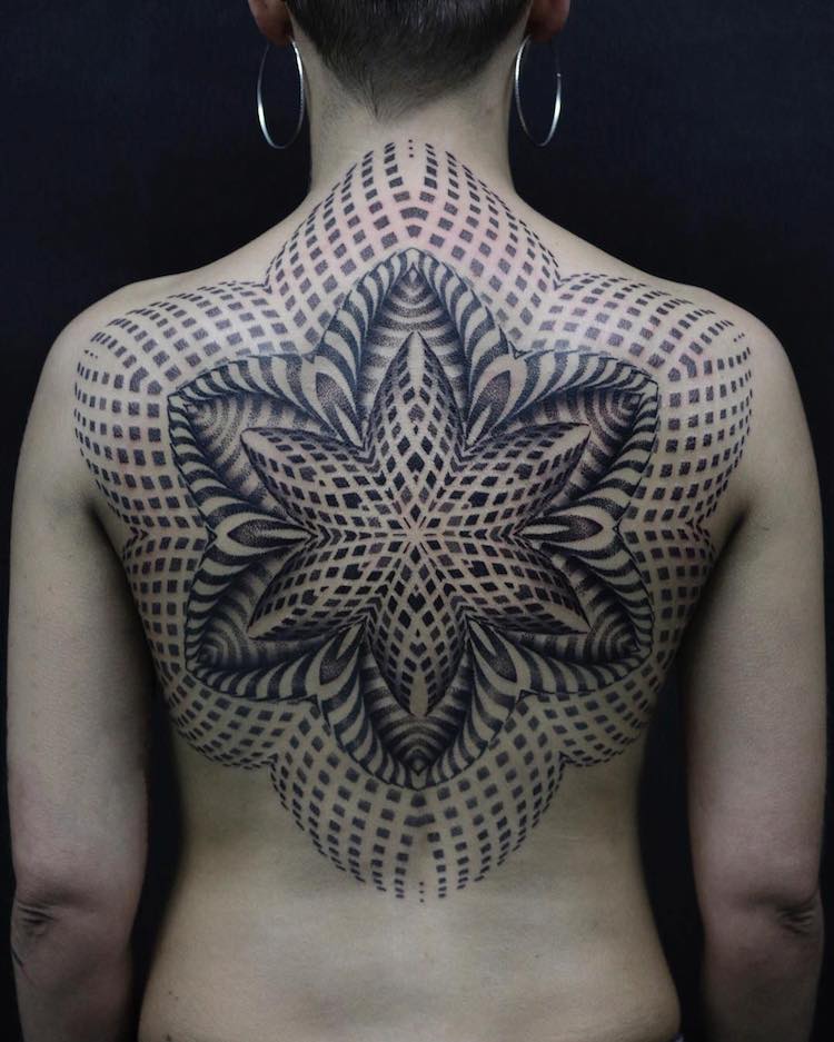 Corey Divine transforma a antiga arte das mandalas em desenhos modernos e impressionantes. Se liga na perfeição!