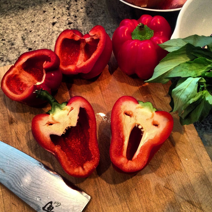 É uma bicho? Uma pessoa? Pior: este alimento está tentando se comunicar comigo? Formatos divertidos dão vida a frutas e vegetais do cotidiano