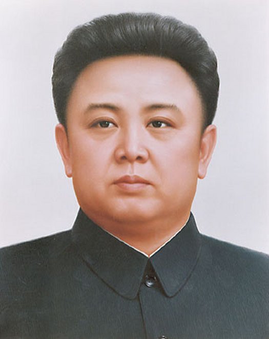 Entre as comidas preferidas de Kim Jong il, líder da Coreia do Norte entre 1994 e 2011, estava sopa de barbatana de tubarão e sopa de carne de cachorro, o que ele acreditava trazer imunidade e virilidade. Ah, ele também tinha um time de mulheres que examinavam os grãos de arroz para terem certeza que todos eram idênticos